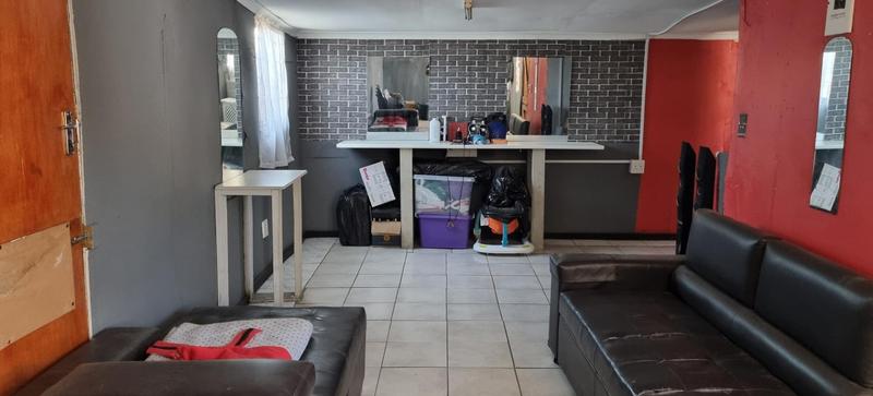 2 Bedroom Property for Sale in Portlands Western Cape